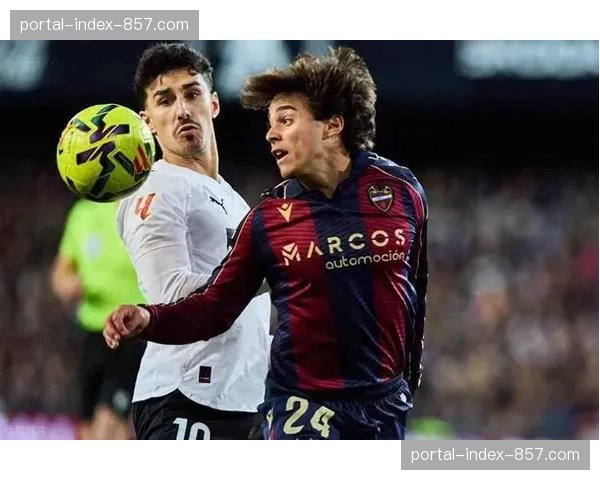 半场战报：阿尔梅里亚1-1塞尔塔，保级对手陷入胶着。