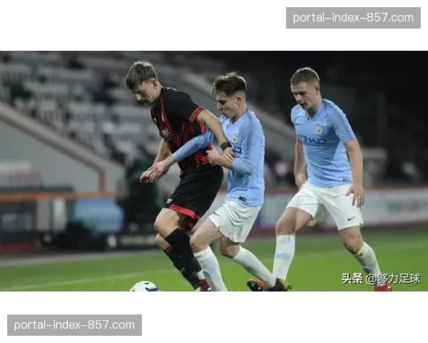 曼城青训学院与当地大学合作开设足球数据科学课程。