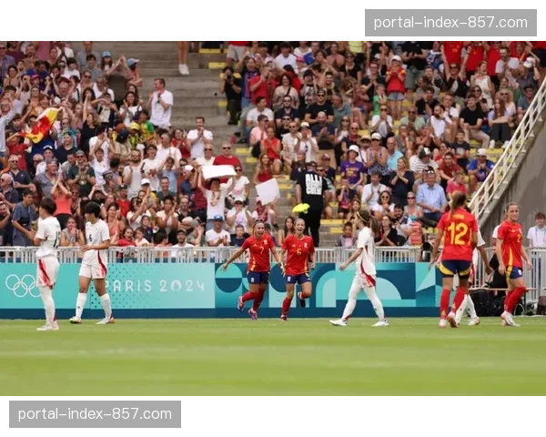 比赛复盘：多特蒙德在最后时刻的防守失误导致三分变一分